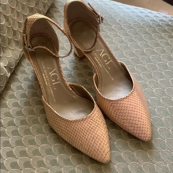 blush pink pointed toe heels